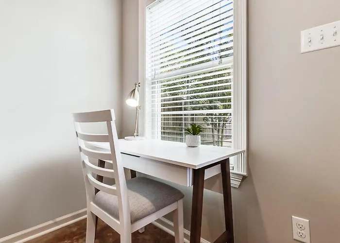 Cheerful 2 Bedroom Townhouse Gated * Lafayette