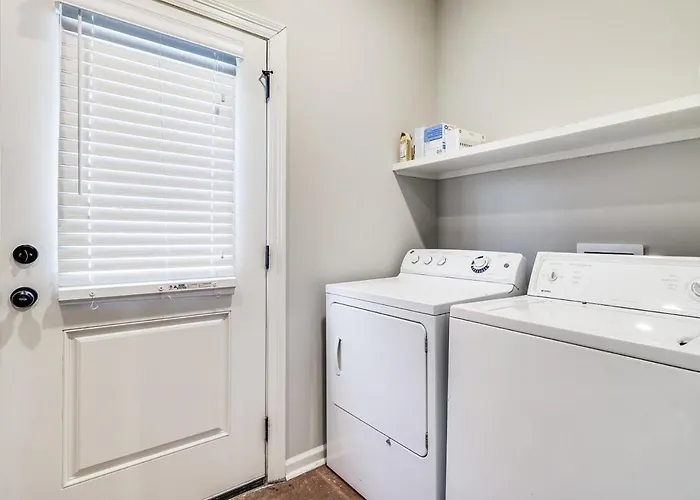 Apartment Cheerful 2 Bedroom Townhouse Gated *