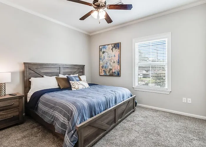 Cheerful 2 Bedroom Townhouse Gated Apartment Lafayette